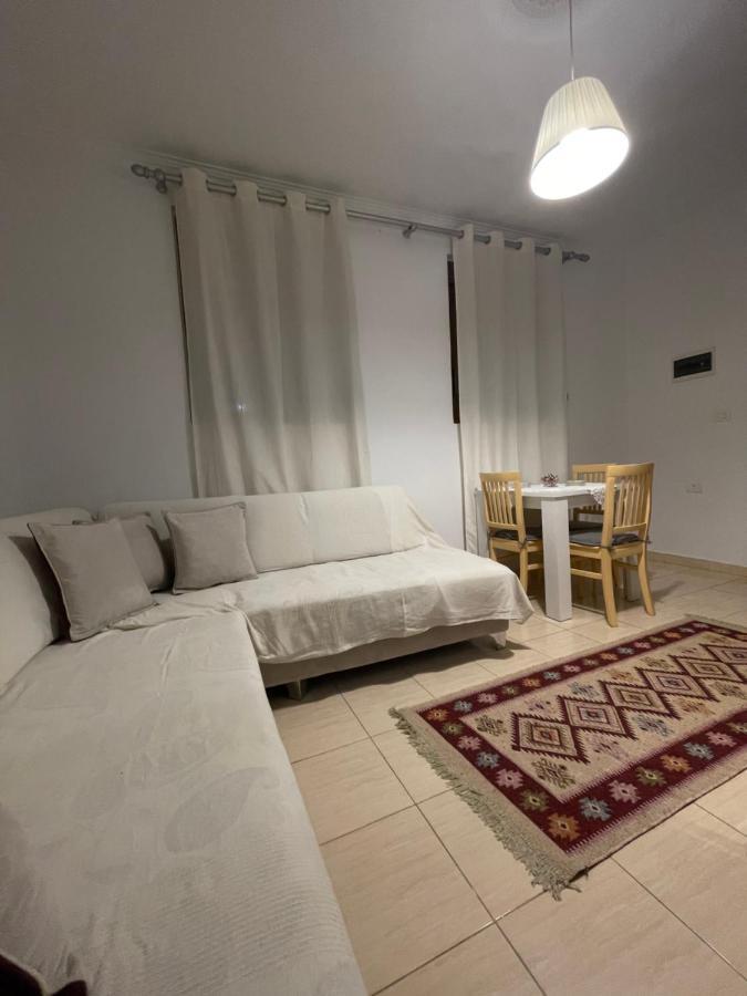 Meg'S Apartment Gjirokastër Dış mekan fotoğraf